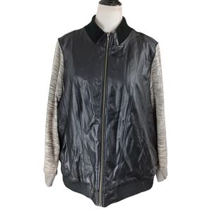 TORRID FAUX LEATHER/KNIT BOMBER JACKER SIZE 4